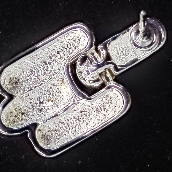 Nwot Napier two tone pierced earrings - Picture 3 of 8